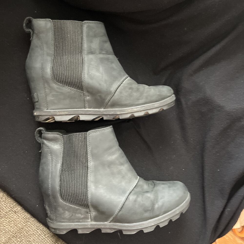 Sorel Wedge Boots Black size 11